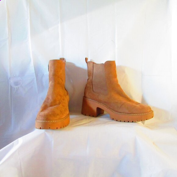 Stylish Tan Ankle Boots - Picture 1 of 5
